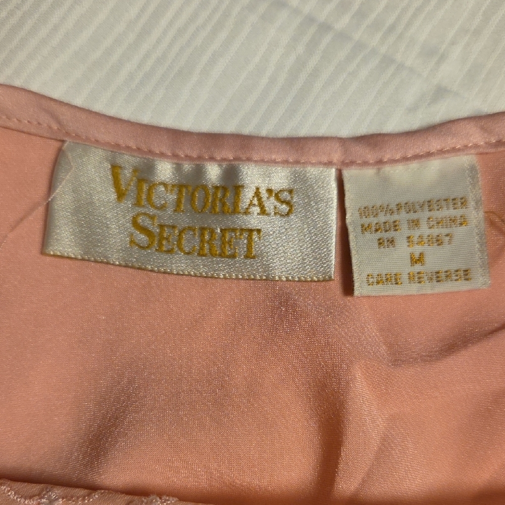 Victoria's Secret  VINTAGE Peach Nightgown,SZ M. - Picture 2 of 4